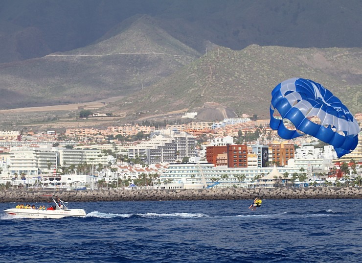 Travelnews.lv ar mazu jahtu izbrauc okeānā pie Tenerifes krastiem. Sadarbībā ar Tez Tour un airBaltic 329545