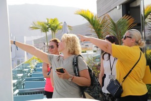 Iepazīstam Tenerifes dienvidos 4 zvaigžņu viesnīcu «Spring Hotel Bitacora».  Sadarbībā ar Tez Tour un airBaltic 21