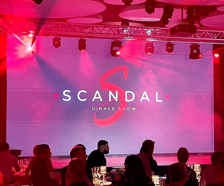 Apmeklējam Tenerifes viesnīcas «Gf Victoria Hotel» erotisku izklaides programmu «Scandal Dinner Show». Sadarbībā ar Tez Tour un airBaltic 329663