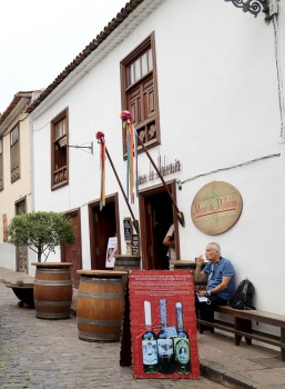 Travelnews.lv izbauda Tenerifes vīna degustāciju «Museo de Malvasia» pilsētiņā Icod de los Vinos. Sadarbībā ar Tez Tour un airBaltic 24