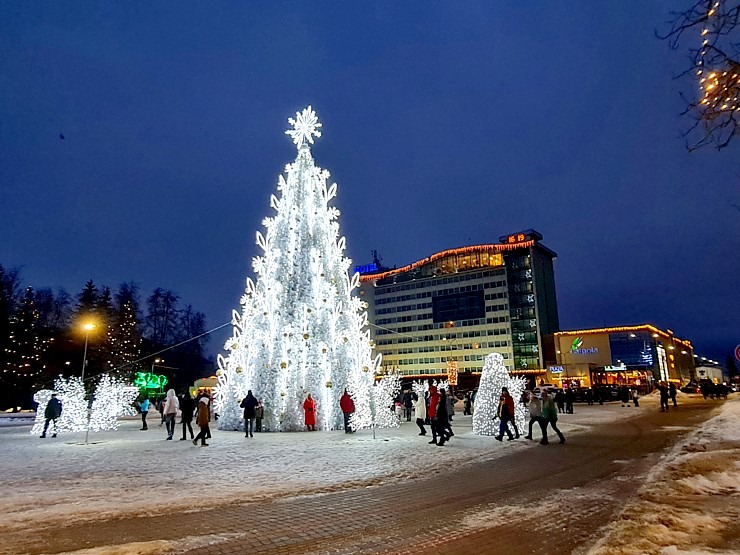 Travelnews.lv sadarbībā ar auto nomu «Europcar Latvija» apceļo Dienvidlatgali Ziemassvētkos: Daugavpils 330317