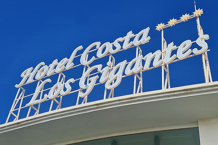 Travelnews.lv iepazīst un nakšņo Tenerifes 4 zvaigžņu viesnīcā «Hotel Landmar Costa Los Gigantes». Sadarbībā ar Tez Tour un airBaltic 330629