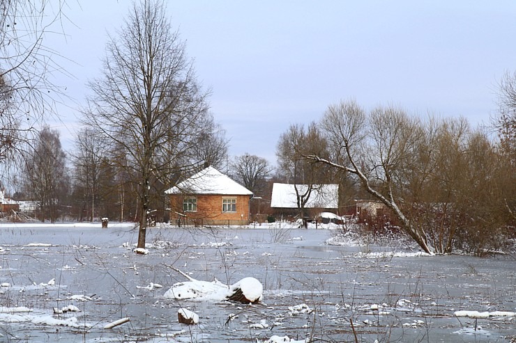 Travelnews.lv izbauda 24 km pārgājienu Jelgavas novadā sala un vēja apstākļos 330765