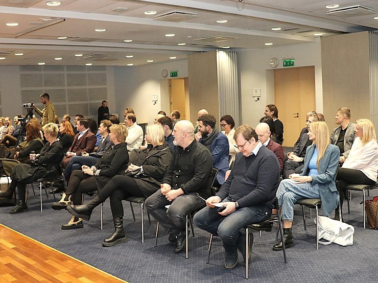 Latvijas Restorānu biedrība rīko ar ekspertiem un valdības pārstāvjiem diskusiju par 12% PVN restorāniem Pārdaugavas viesnīcā «Islande Hotel» 330952