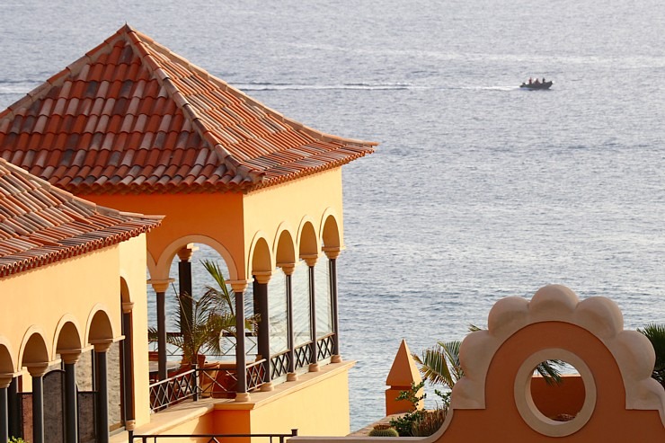 Travelnews.lv iepazīst Tenerifes dizaina viesnīcu «Hotel Vincci Seleccion La Plantacion del Sur». Sadarbībā ar Tez Tour un airBaltic 331214
