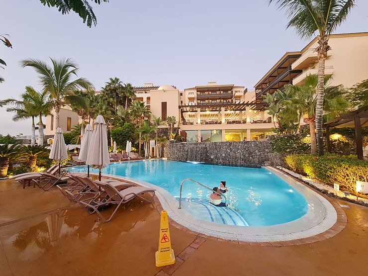 Travelnews.lv iepazīst Tenerifes dizaina viesnīcu «Hotel Vincci Seleccion La Plantacion del Sur». Sadarbībā ar Tez Tour un airBaltic 331233