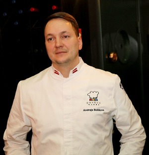 Turpmāk Latvijas «Pavāru kluba» prezidents būs šefpavārs Artūrs Arnicāns 32