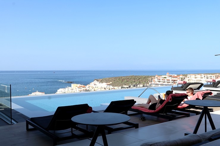 Travelnews.lv iepazīst skaistu Tenerifes 5 zvaigžņu viesnīcu «Royal Hideaway Corales Beach - Adults Only». Sadarbībā ar Tez Tour 332030