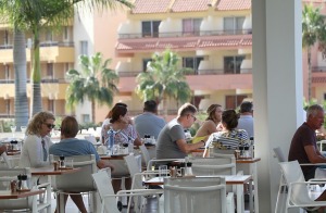 Travelnews.lv iepazīst skaistu Tenerifes 5 zvaigžņu viesnīcu «Royal Hideaway Corales Beach - Adults Only». Sadarbībā ar Tez Tour 14