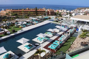 Travelnews.lv iepazīst skaistu Tenerifes 5 zvaigžņu viesnīcu «Royal Hideaway Corales Beach - Adults Only». Sadarbībā ar Tez Tour 20