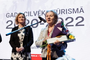 Ķīpsalas tūrisma izstādē «Balttour 2023» tiek sveikti «Gada cilvēks tūrismā 2022-2023» laureāti - Jānis Jenzis, Astrīda Trupovniece un Vadim Muhins. F 10