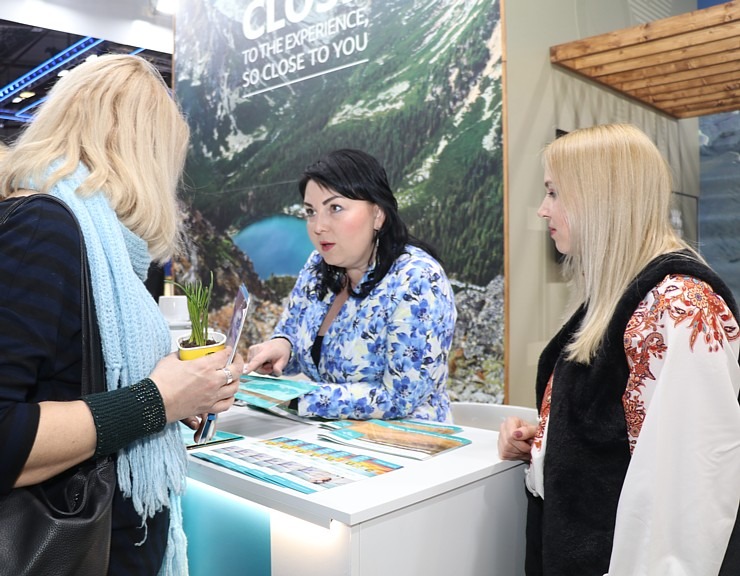 Tūrisma profesionāļi konsultāciju un pārdošanas procesā tūrisma izstādē «Balttour 2023» 332637