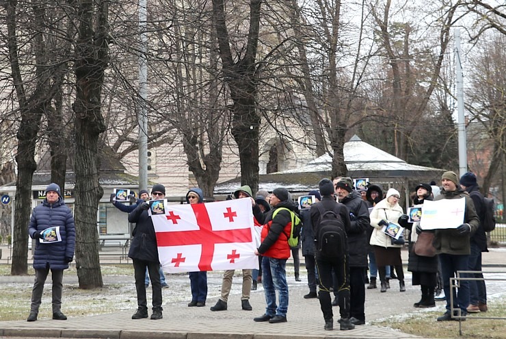 Rīgā notiek atbalsta akcija bijušajam Gruzijas prezidentam Mihaelam Saakašvili 333135