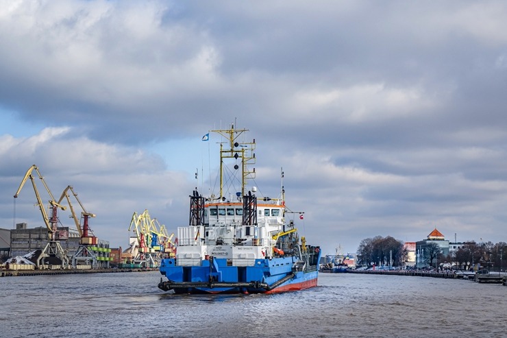 Skati uz Ventspils ostu un promenādi no vecajām Jūras darbnīcām. Foto: Oskars Jūra 333245