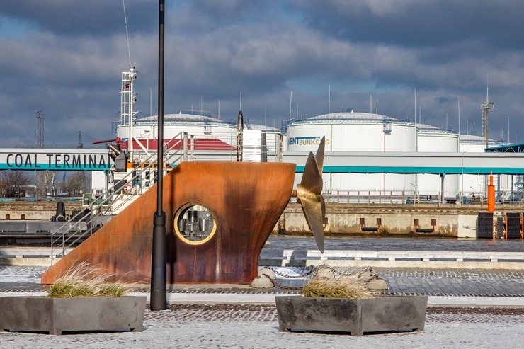 Skati uz Ventspils ostu un promenādi no vecajām Jūras darbnīcām. Foto: Oskars Jūra 333233