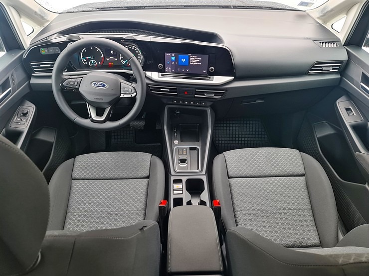 Travelnews.lv sadarbībā ar auto nomu «Europcar Latvija» izbrauc 721 km ar 7-vietīgo Ford Tourneo Connect 333919