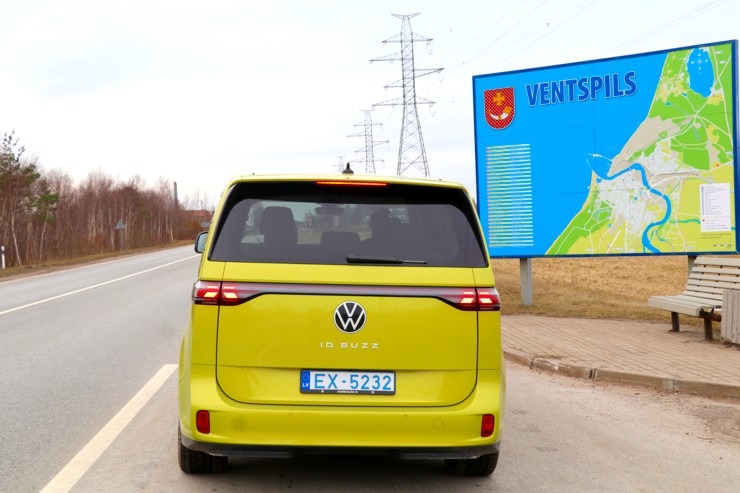 Travelnews.lv ar jauno un elektrisko «VW ID.Buzz Pro» apceļo Ventspili un Rīgu 334030