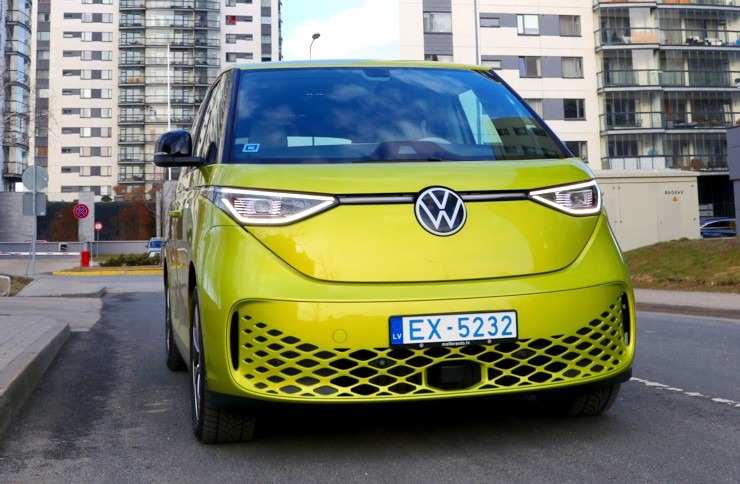 Travelnews.lv ar jauno un elektrisko «VW ID.Buzz Pro» apceļo Ventspili un Rīgu 334046