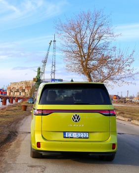 Travelnews.lv ar jauno un elektrisko «VW ID.Buzz Pro» apceļo Ventspili un Rīgu 22