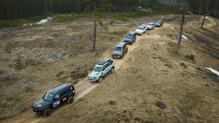 Svinot Land Rover un Defender 75. gadskārtu, zīmola fani dodas piedzīvojumu braucienā uz Vidzemi. Foto: Velocita.lv 334529