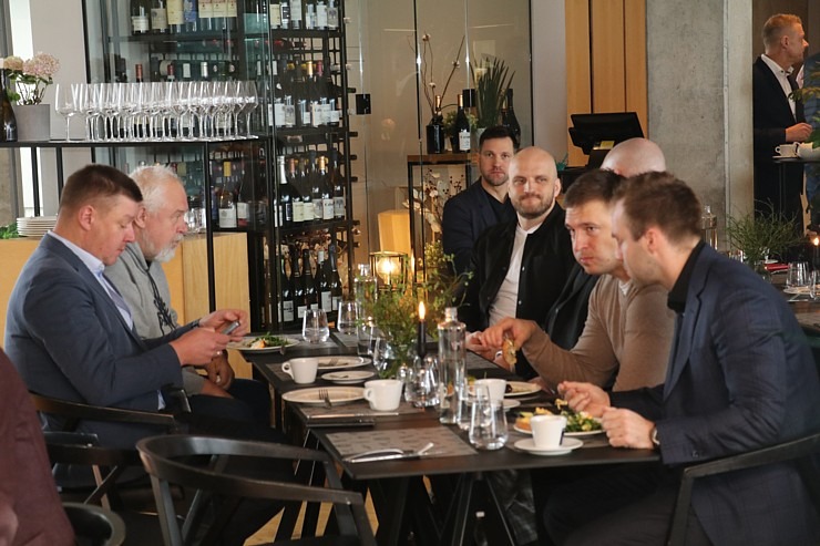 Latvijas Restorānu biedrība rīko kopsapulci ar garšīgām brokastīm Pārdaugavas «Osta, restorāns ar skatu» 334576