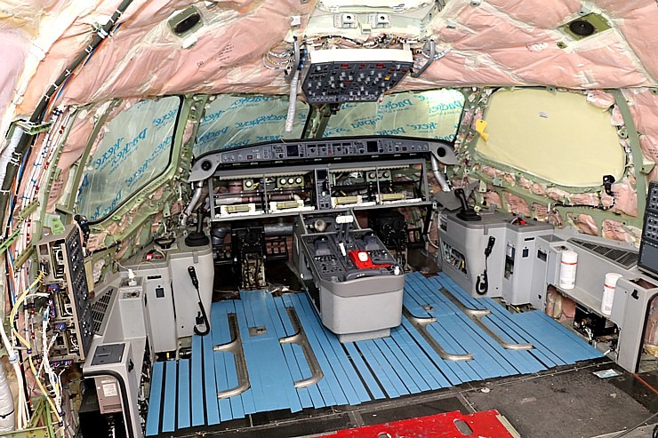 «airBaltic» rīko medijiem atvērto durvju dienu un iepazīstina ar lidmašīnu apkopes angāru 334609