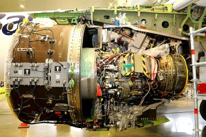 «airBaltic» rīko medijiem atvērto durvju dienu un iepazīstina ar lidmašīnu apkopes angāru 27