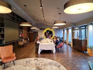 Travelnews.lv ņem dalību Rīgas restorāna «Whitehouse» viskija meistarklasē kopā ar viskijzini Oskaru Vārenbergu 19