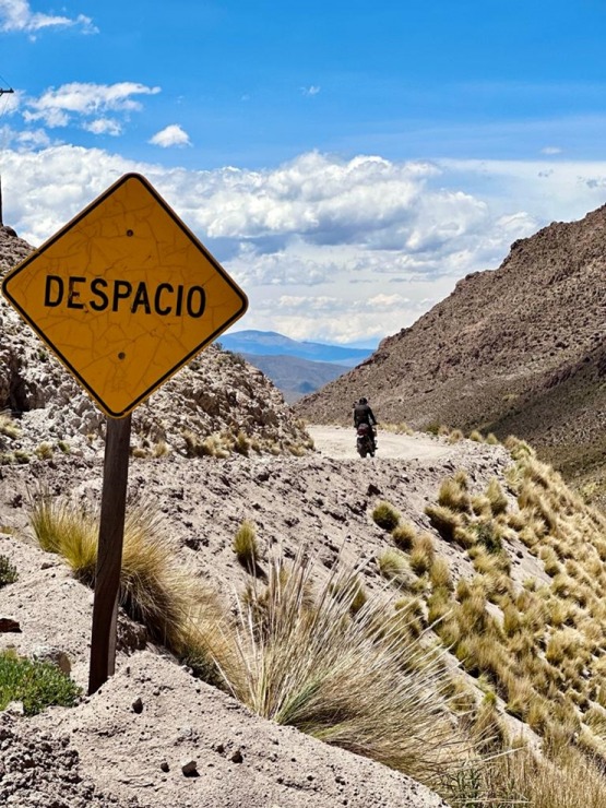 Arnis Jaudzems ar motociklu apceļo Argentīnu 2000 km garā maršrutā. Foto: Arnis Jaudzems 335000
