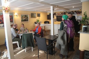 Travelnews.lv sadarbībā ar «Europcar Latvija» izbauda kafejnīcas «Vizbuļi» ēdienu Bērzciemā 3