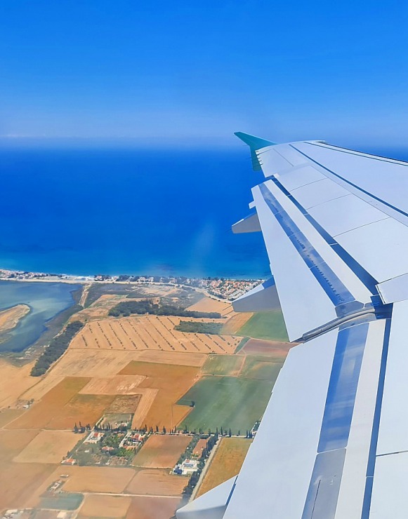Lidojam uz Larnakas lidostu Kiprā kopā ar «airBaltic», bet ar «Cyprus Airways» lidmašīnām 335389