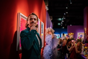 Mākslinieka Mailza Oldridža izstādes atklāšana muzejā «Fotografiska» Tallinā. Foto: Siim Loog 49