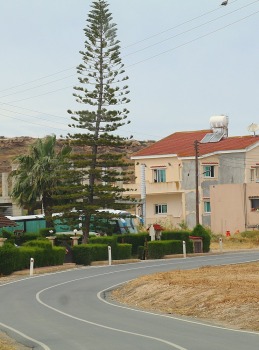 Travelnews.lv iepazīst Kipras lielceļus, māju arhitektūru un robežkontrolpunktu uz Ziemeļkipru 21