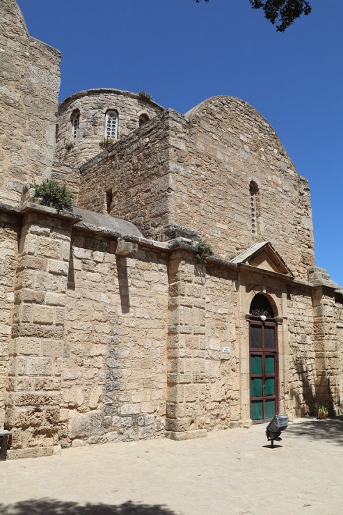 Travelnews.lv sadarbībā ar «Puzzle Travel» apmeklē Svēto Barnabas klosteri Ziemeļkiprā 336015