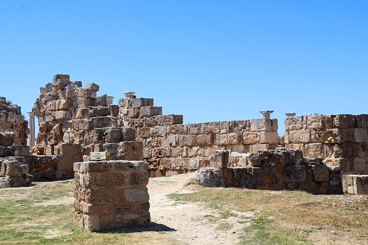 Travelnews.lv apmeklē Ziemeļkipras iespaidīgākās antīkās romiešu pilsētas drupas Salamis 336204