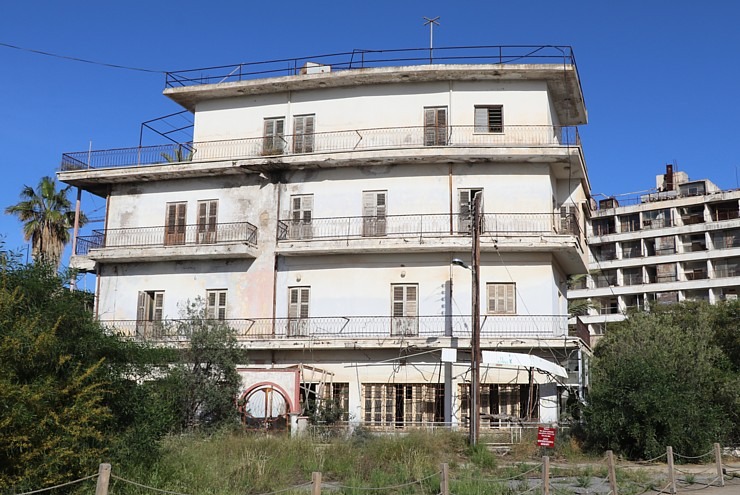 Travelnews.lv apmeklē slēgto un pamesto Famagustas pilsētas daļu Varošu Ziemeļkiprā 336240