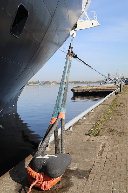 Rīgas ostā ir ienācis milzīgs kruīzu kuģis «Rotterdam» ar 2,5 tūkstošiem pasažieru 336260