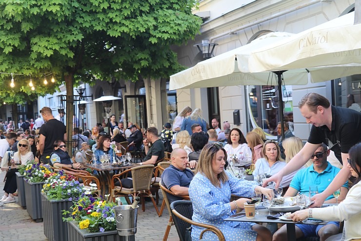 Restorāns «Buržujs» Berga bazārā organizē Baltijas lielāko Austeru festivālu, apēdot 11 000 austeru 336300