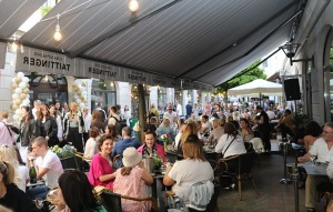Restorāns «Buržujs» Berga bazārā organizē Baltijas lielāko Austeru festivālu, apēdot 11 000 austeru 7