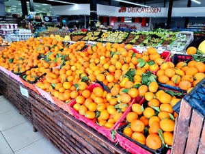 Travelnews.lv ievērtē Ziemeļkipras veikalos augļu un dārzeņu izvēli un daudzumu. Sadarbībā ar Puzzle Travel 14