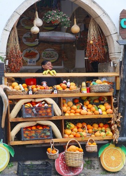 Travelnews.lv ievērtē Ziemeļkipras veikalos augļu un dārzeņu izvēli un daudzumu. Sadarbībā ar Puzzle Travel 2