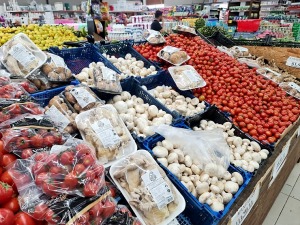 Travelnews.lv ievērtē Ziemeļkipras veikalos augļu un dārzeņu izvēli un daudzumu. Sadarbībā ar Puzzle Travel 20