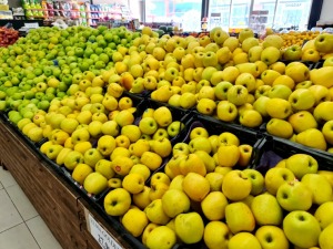 Travelnews.lv ievērtē Ziemeļkipras veikalos augļu un dārzeņu izvēli un daudzumu. Sadarbībā ar Puzzle Travel 6