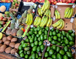 Travelnews.lv ievērtē Ziemeļkipras veikalos augļu un dārzeņu izvēli un daudzumu. Sadarbībā ar Puzzle Travel 9