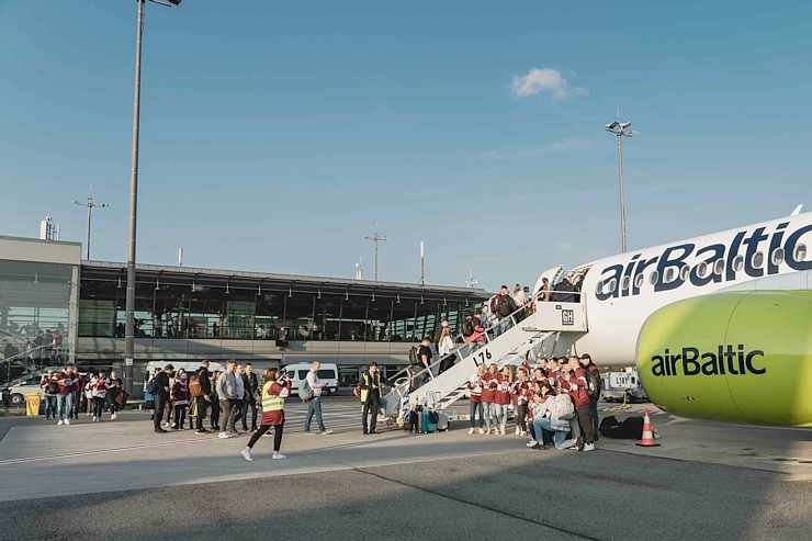 «airBaltic» sadarbībā ar Latvijas Hokeja federāciju organizē fanu lidojumus uz Tamperi 336873