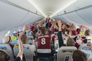 «airBaltic» sadarbībā ar Latvijas Hokeja federāciju organizē fanu lidojumus uz Tamperi 15