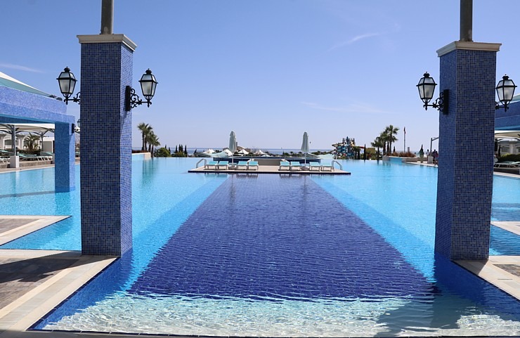 Travelnews.lv iepazīst ļoti skaistu Ziemeļkipras viesnīcu «Limak Cyprus Deluxe Hotel». Sadarbībā ar Puzzle Travel 337247