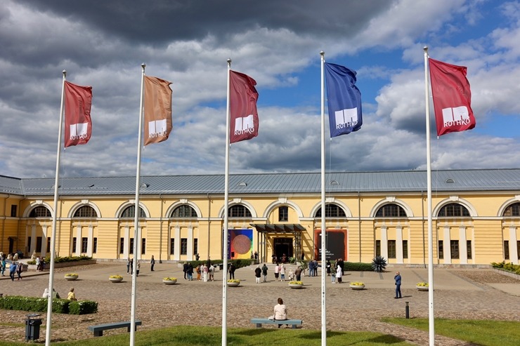 Ieskaties Daugavpils Marka Rotko mākslas centra Vasaras izstāžu sezonas atklāšanā 337628