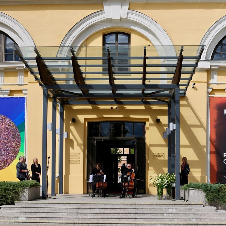Ieskaties Daugavpils Marka Rotko mākslas centra Vasaras izstāžu sezonas atklāšanā 337632