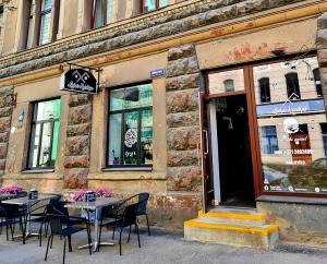 Travelnews.lv iepazīst «Burgeru māja Lielais Kristaps» ēdienkarti uz Matīsa ielas Rīgā 30